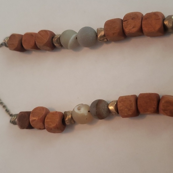 Gold and Brown Beaded Necklace with Pendant - Picture 6 of 14